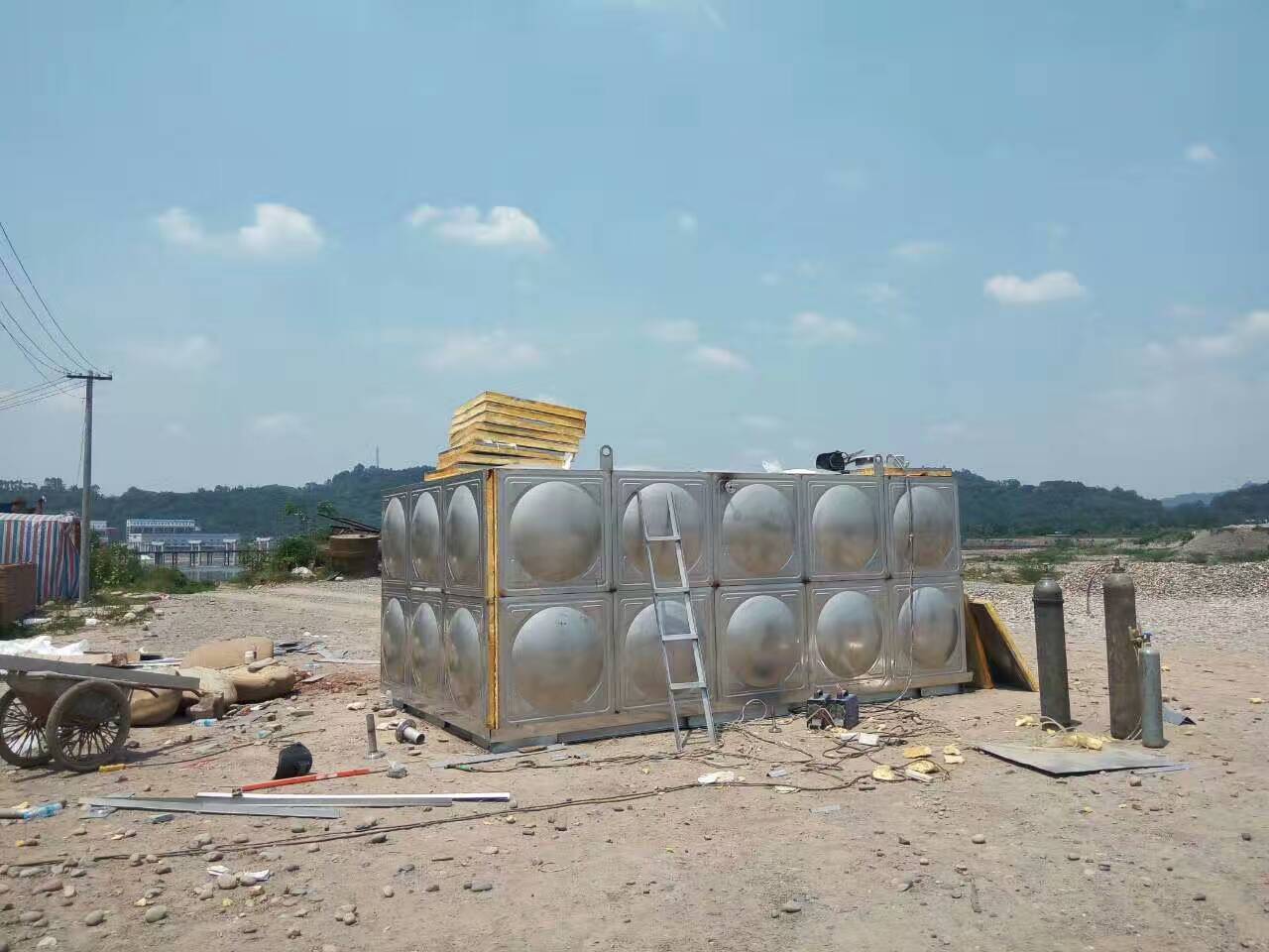 不銹鋼水箱安裝項(xiàng)目