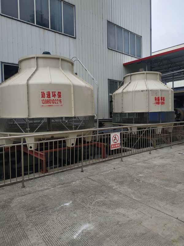 四川綿陽(yáng)鹽亭GL-200T冷卻塔安裝現(xiàn)場(chǎng)