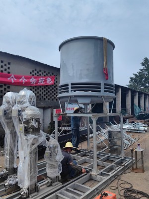四川成都玻璃鋼冷卻塔廠區(qū)安裝