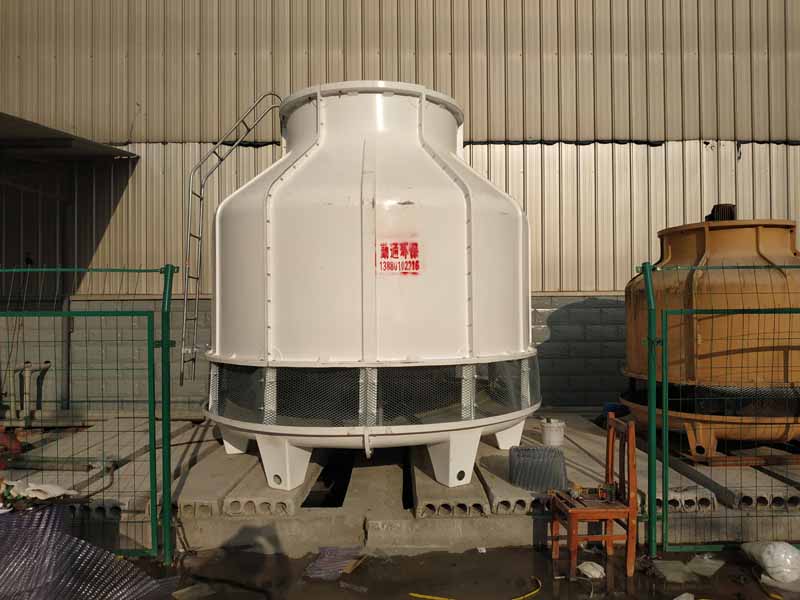 內(nèi)江隆昌GL-150T冷卻塔安裝現(xiàn)場，50T,60T冷卻塔填料更換維修現(xiàn)場