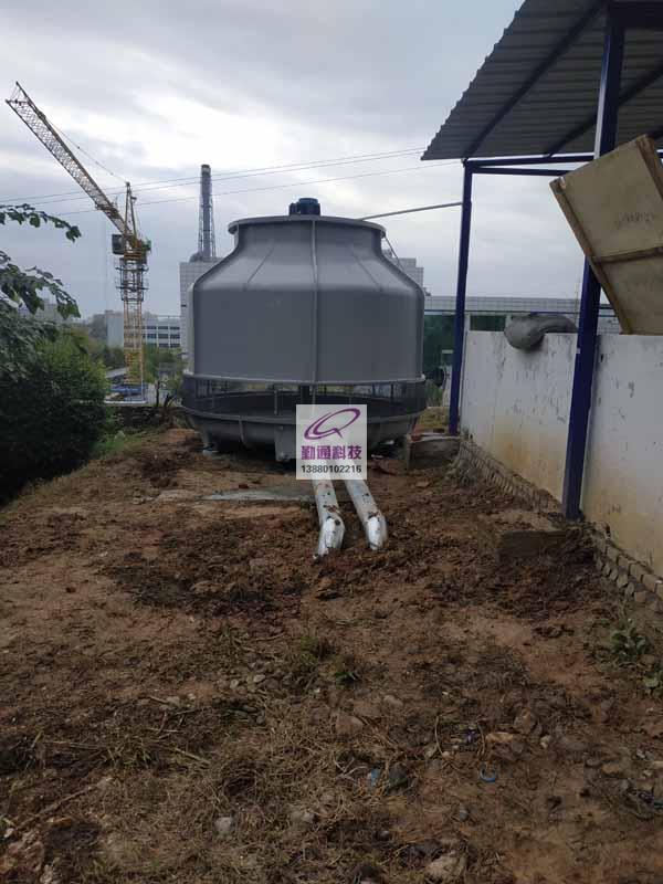 綿陽(yáng)GL-200T冷卻塔安裝現(xiàn)場(chǎng)