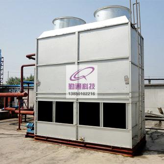 也叫蒸發(fā)式空冷器、密閉式冷卻塔或封閉式冷卻塔